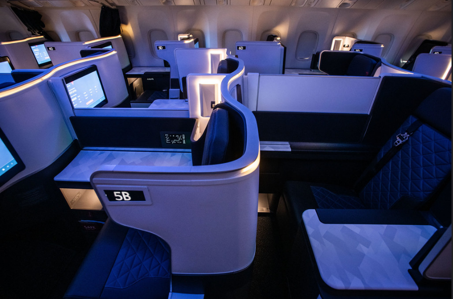 International Flight Business Class Flight to Paris