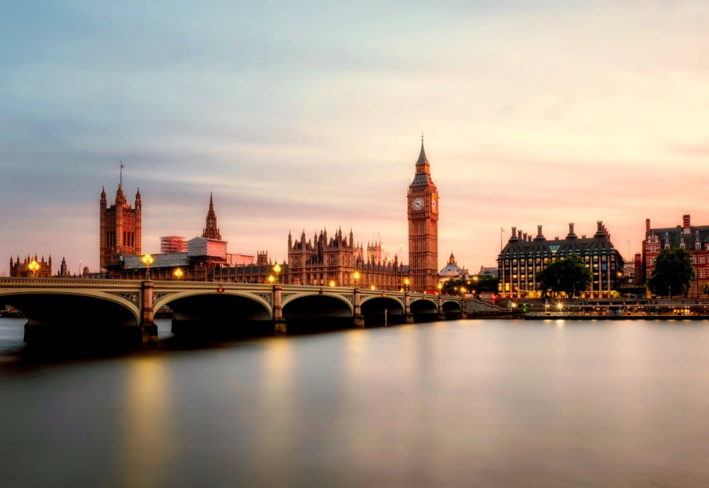 Google Flights to London, image of London Bridge & Big Ben