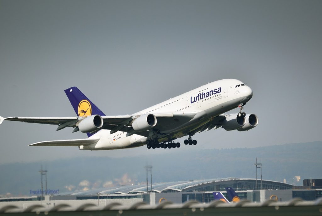 HOW MUCH DOES IT COST TO UPGRADE TO BUSINESS CLASS LUFTHANSA