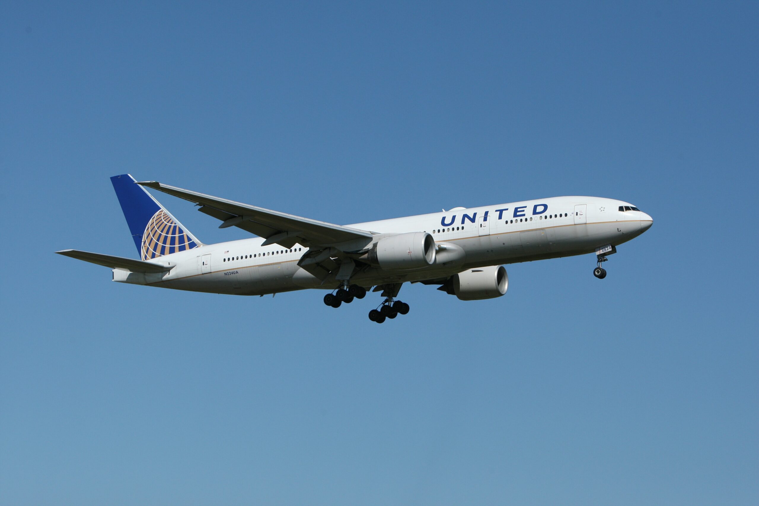 Traveling United Airlines Business Class vs. First Class - Business Class  Experts