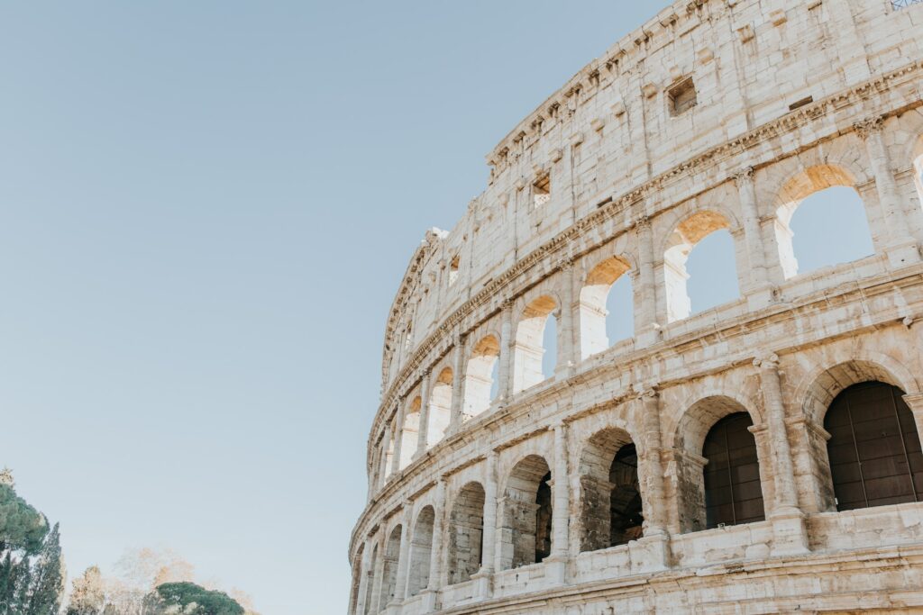 Google flights italy, image of the colosseum 